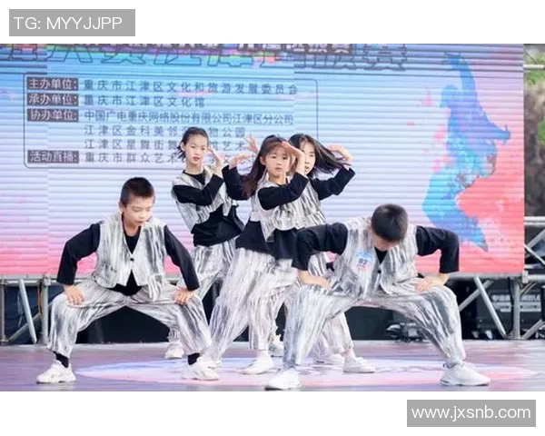 重庆街舞队揭秘：技术与热情交织的街舞艺术之旅